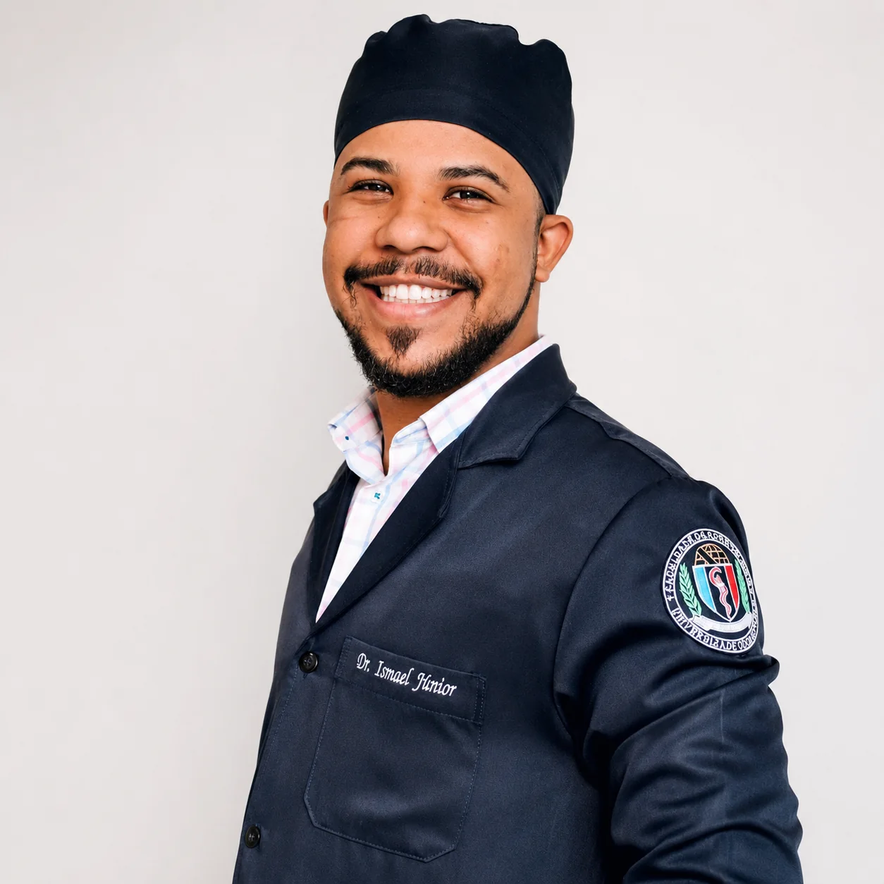 Dr. Ismael Fernandes da Silva Júnior, mestre em Odontologia e especialista em Endodontia